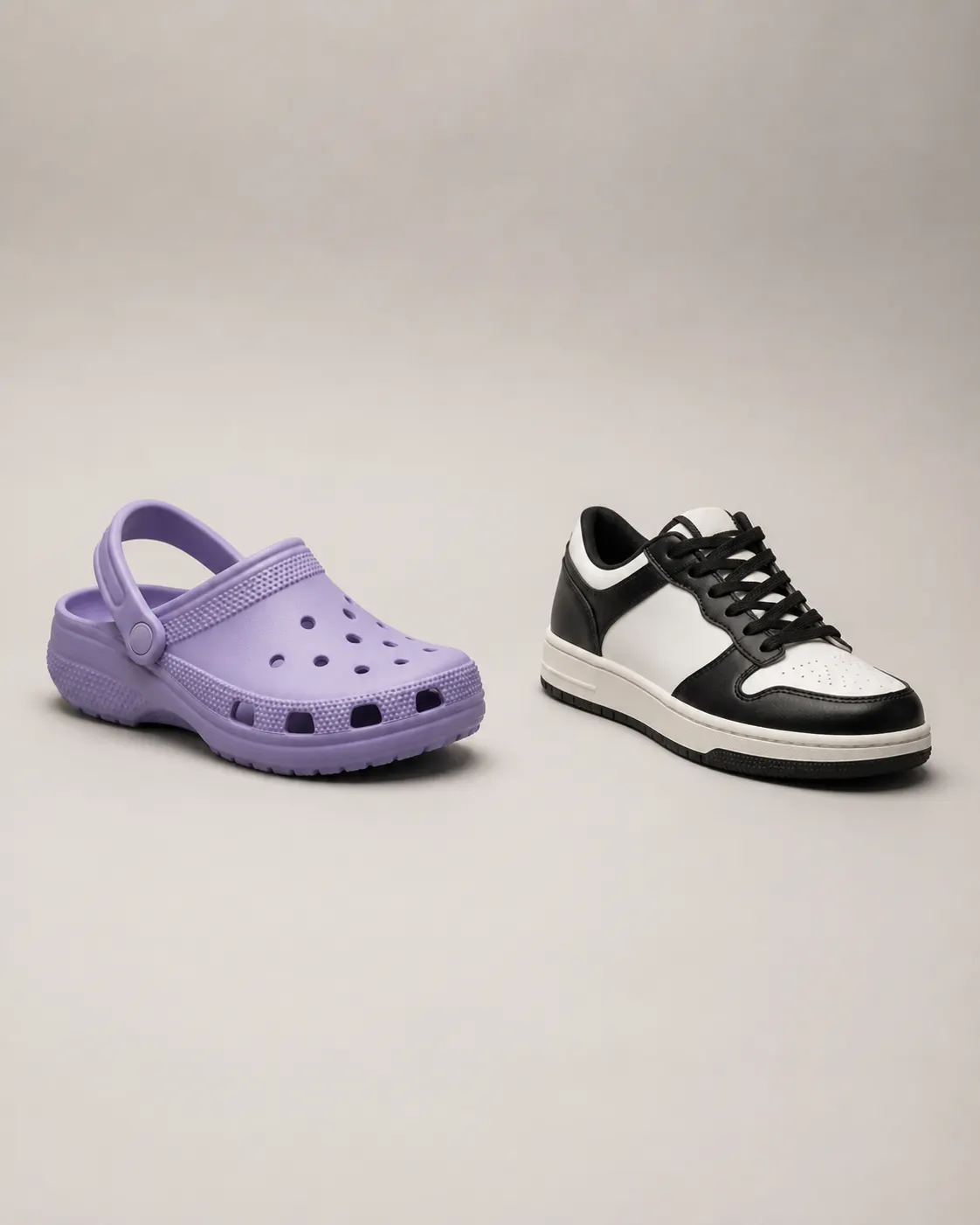 Mor sabo terlik ve siyah düşük bilekli sneaker ile özgün editoryal ayakkabı karşılaştırması